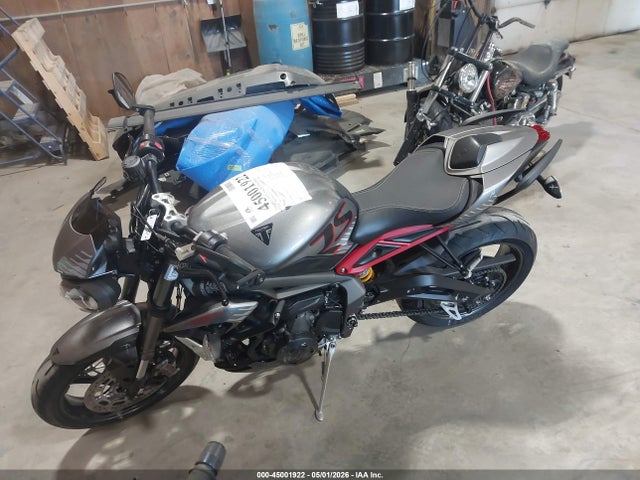 Продаж на аукціоні авто 2022 Triumph Motorcycle Street Triple Rs, vin: SMTA554S6NTBA7560, номер лоту: 45001922