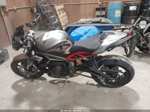 Продаж на аукціоні авто 2022 Triumph Motorcycle Street Triple Rs, vin: SMTA554S6NTBA7560, номер лоту: 45001922