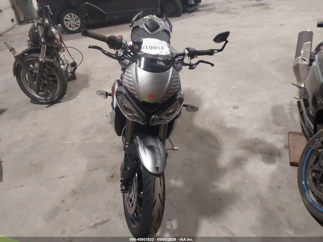 Продаж на аукціоні авто 2022 Triumph Motorcycle Street Triple Rs, vin: SMTA554S6NTBA7560, номер лоту: 45001922