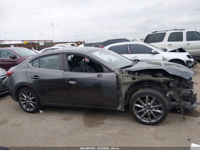 2018 Mazda Mazda3 Touring მანქანა იყიდება აუქციონზე, vin: 3MZBN1V36JM252432, აუქციონის ნომერი: 45001932