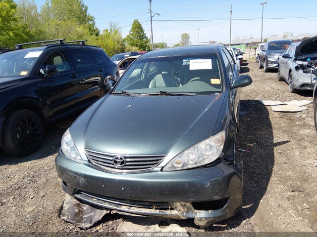 2005 Toyota Camry Xle V6 მანქანა იყიდება აუქციონზე, vin: 4T1BF30K75U088809, აუქციონის ნომერი: 45001952