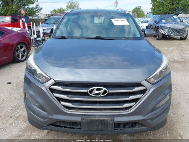 45001960 :رقم المزاد ، KM8J3CA46HU262006 vin ، 2017 Hyundai Tucson Se مزاد بيع