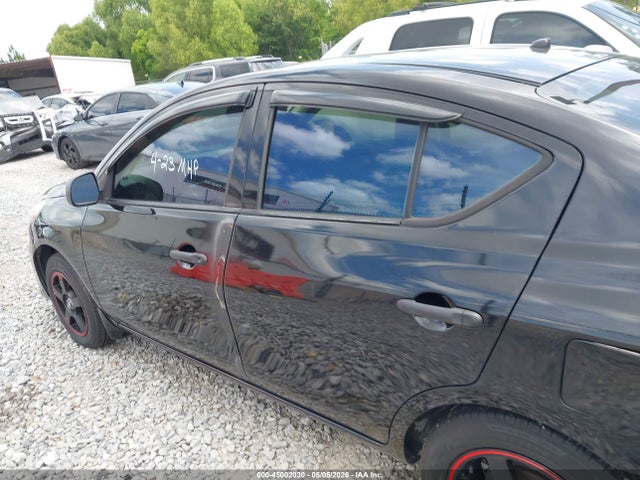 Продажа на аукционе авто 2015 Nissan Versa 1.6 S, vin: 3N1CN7AP9FL812561, номер лота: 45002030