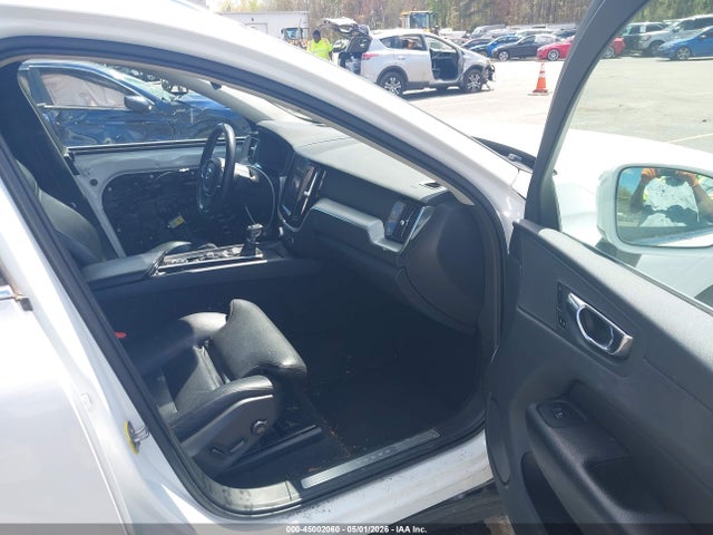 Aukcja sprzedaży 2019 Volvo Xc60 T5 Momentum, vin: LYV102RKXKB233040, numer aukcji: 45002060