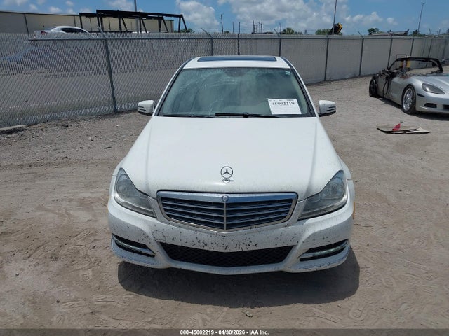 45002219 :رقم المزاد ، WDDGF4HB2DA802596 vin ، 2013 Mercedes-benz C 250 Luxury مزاد بيع