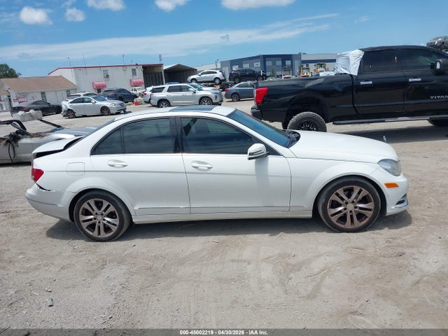 45002219 :رقم المزاد ، WDDGF4HB2DA802596 vin ، 2013 Mercedes-benz C 250 Luxury مزاد بيع