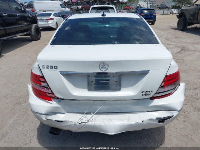 45002219 :رقم المزاد ، WDDGF4HB2DA802596 vin ، 2013 Mercedes-benz C 250 Luxury مزاد بيع