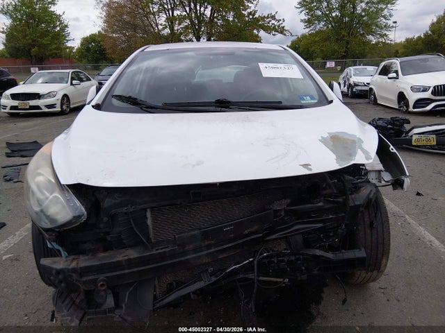 2014 Hyundai Elantra Gt მანქანა იყიდება აუქციონზე, vin: KMHD35LH2EU184358, აუქციონის ნომერი: 45002327