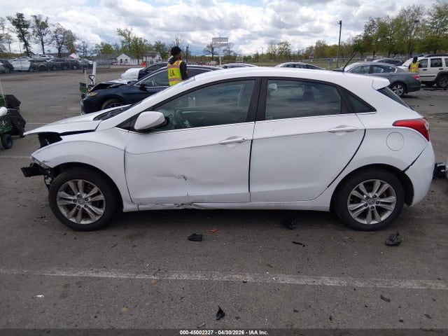 2014 Hyundai Elantra Gt მანქანა იყიდება აუქციონზე, vin: KMHD35LH2EU184358, აუქციონის ნომერი: 45002327