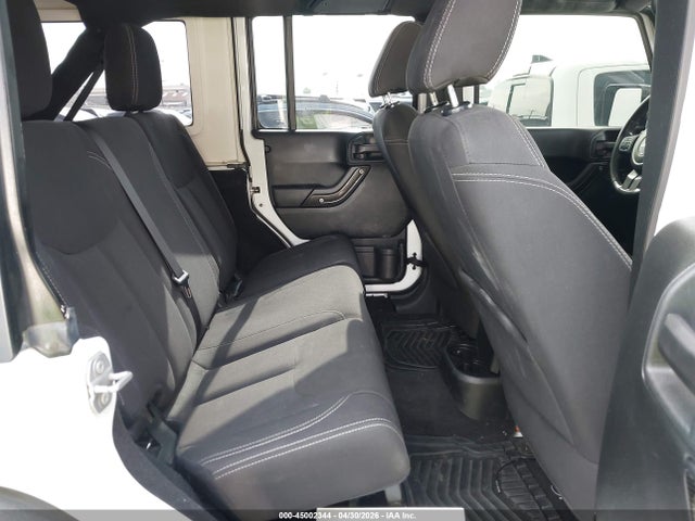 1C4BJWFG2HL675971 Jeep Wrangler Unlimited Rubicon 4x4