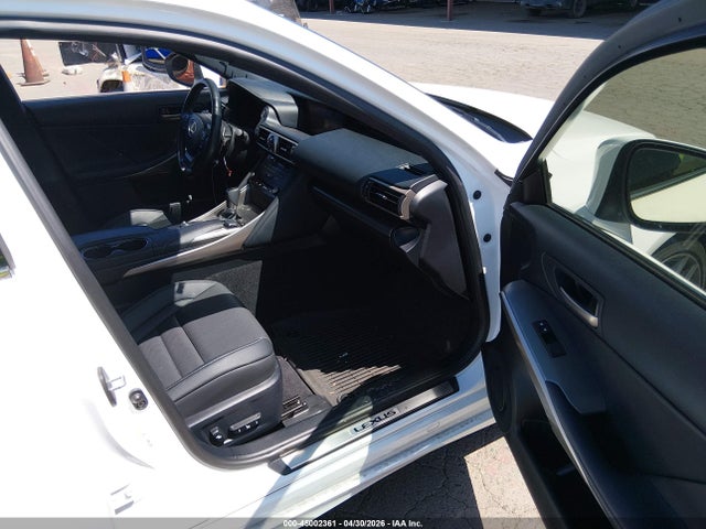 45002361 :رقم المزاد ، JTHCM1D22H5023117 vin ، 2017 Lexus Is 300 مزاد بيع