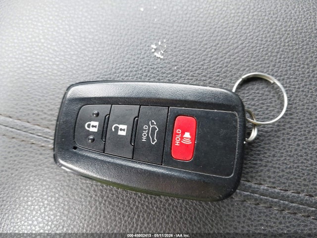 45002413 :رقم المزاد ، 2T3A1RFV1MC184960 vin ، 2021 Toyota Rav4 Xle Premium مزاد بيع