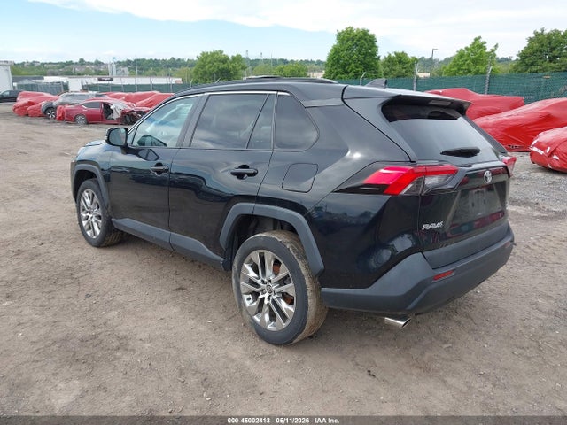 45002413 :رقم المزاد ، 2T3A1RFV1MC184960 vin ، 2021 Toyota Rav4 Xle Premium مزاد بيع