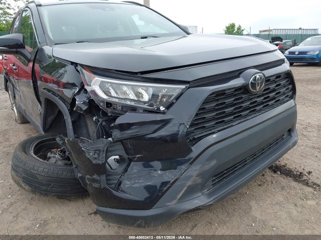 45002413 :رقم المزاد ، 2T3A1RFV1MC184960 vin ، 2021 Toyota Rav4 Xle Premium مزاد بيع