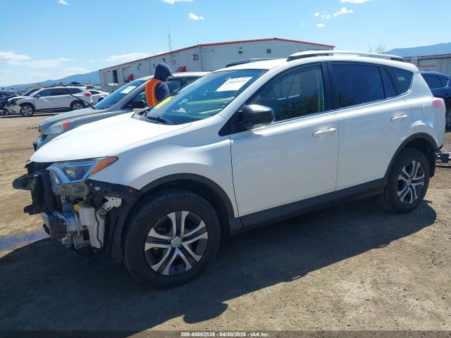 45002539 :رقم المزاد ، JTMBFREV1JJ242811 vin ، 2018 Toyota Rav4 Le مزاد بيع
