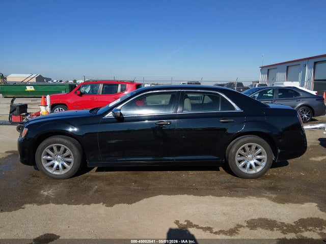 Chrysler 300C 2014 2C3CCAET1EH173384 Image 14