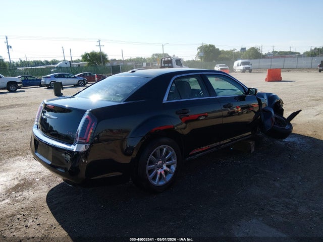 Chrysler 300C 2014 2C3CCAET1EH173384 Image 4