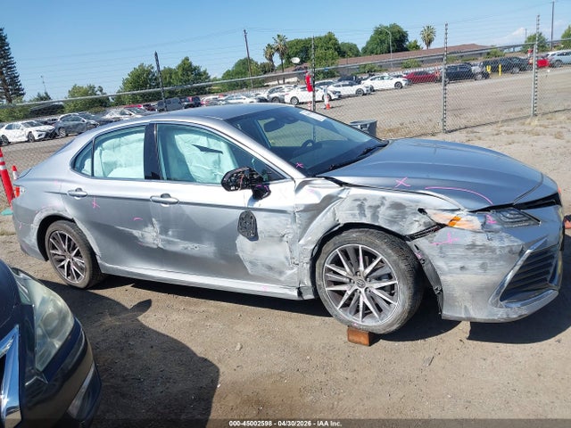 4T1F31AK3NU590407 Toyota Camry Xle Hybrid