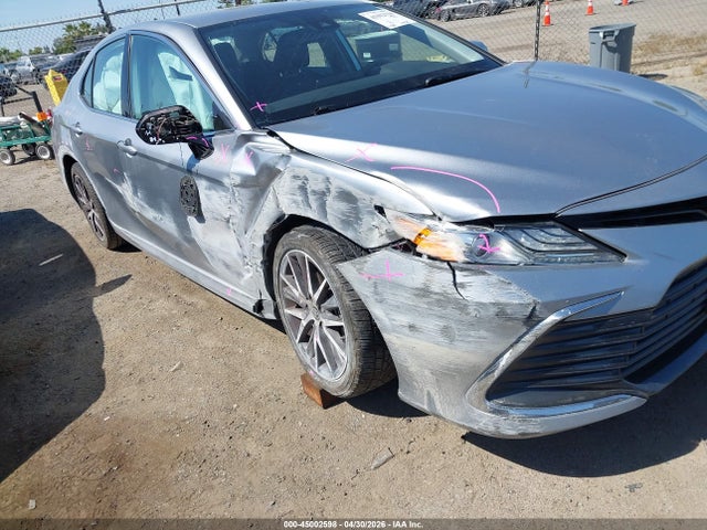 4T1F31AK3NU590407 Toyota Camry Xle Hybrid