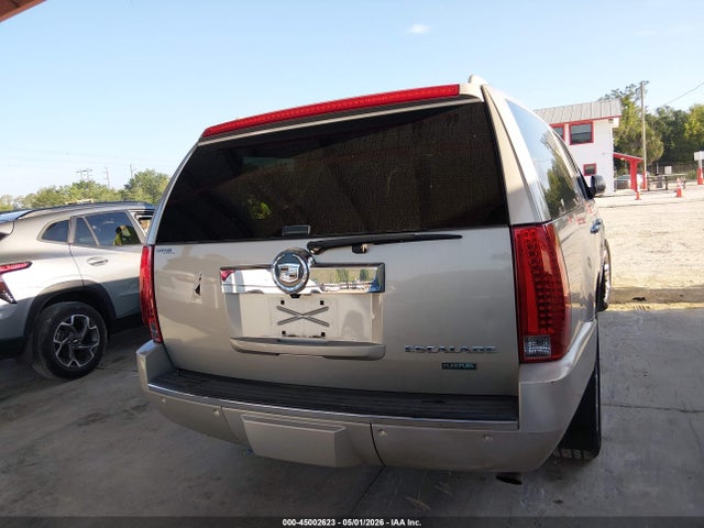45002623 :رقم المزاد ، 1GYS4KEF5BR187279 vin ، 2011 Cadillac Escalade Esv Platinum Edition مزاد بيع