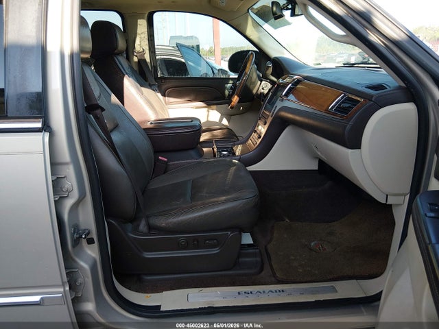45002623 :رقم المزاد ، 1GYS4KEF5BR187279 vin ، 2011 Cadillac Escalade Esv Platinum Edition مزاد بيع