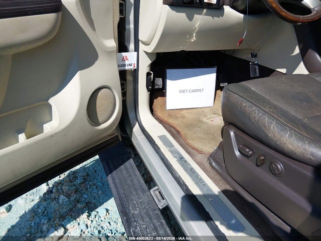 45002623 :رقم المزاد ، 1GYS4KEF5BR187279 vin ، 2011 Cadillac Escalade Esv Platinum Edition مزاد بيع