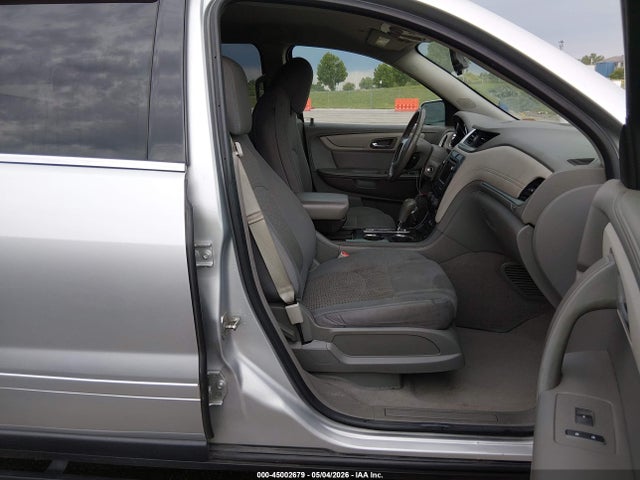 45002679 :رقم المزاد ، 1GNKRGKD5FJ256748 vin ، 2015 Chevrolet Traverse 1lt مزاد بيع
