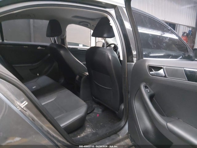 3VWL17AJXHM205843 Volkswagen Jetta 1.8t Sel