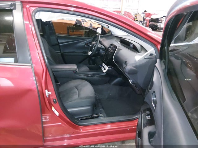 Toyota Prius Two 2018 JTDKBRFU4J3583013 Image 5
