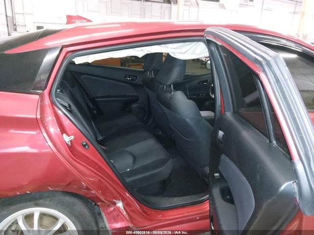 Toyota Prius Two 2018 JTDKBRFU4J3583013 Image 8