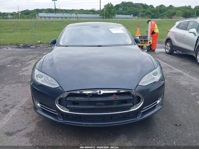 45002872 :رقم المزاد ، 5YJSA1S15EFP53663 vin ، 2014 Tesla Model S مزاد بيع