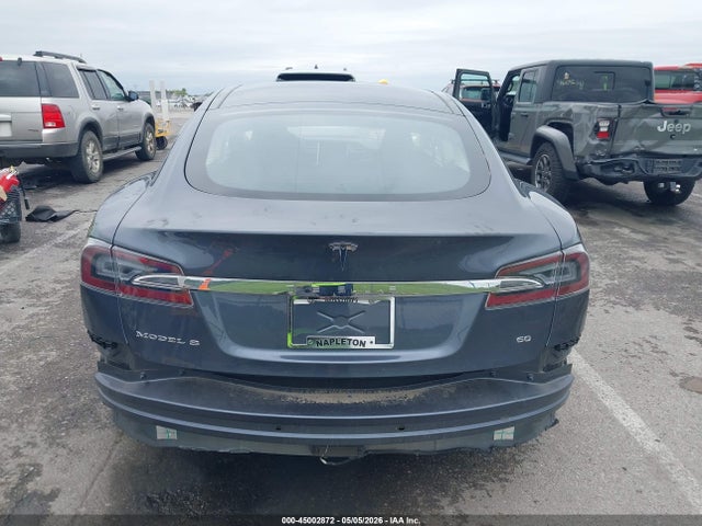 45002872 :رقم المزاد ، 5YJSA1S15EFP53663 vin ، 2014 Tesla Model S مزاد بيع