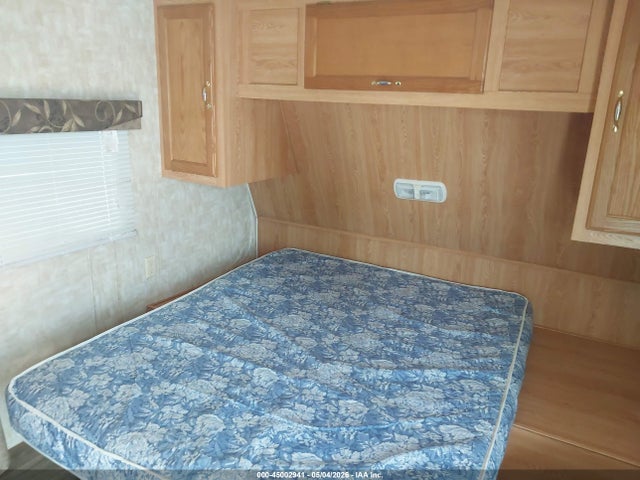 2008 Forest River Chreokee Grey Wolf მანქანა იყიდება აუქციონზე, vin: 4X4TCKD248K007345, აუქციონის ნომერი: 45002941
