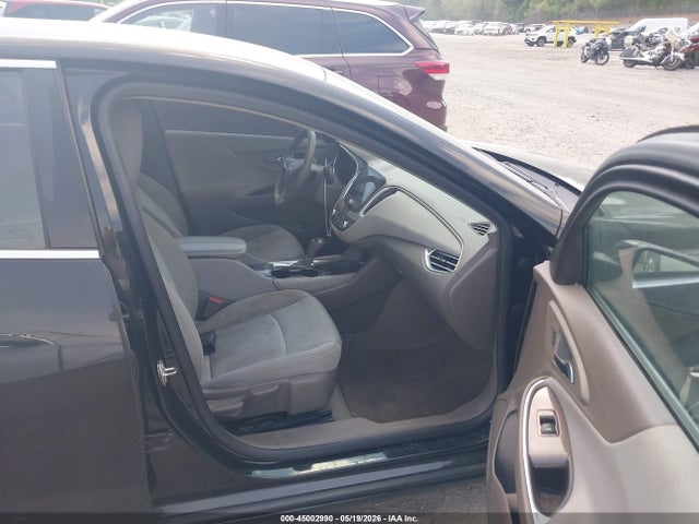 1G1ZE5ST3HF263596 Chevrolet MALIBU 1LT