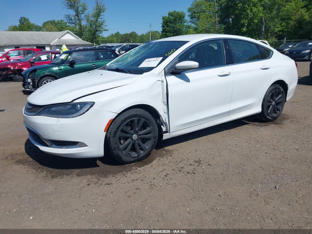 45003029 :رقم المزاد ، 1C3CCCABXFN576510 vin ، 2015 Chrysler 200 Limited مزاد بيع