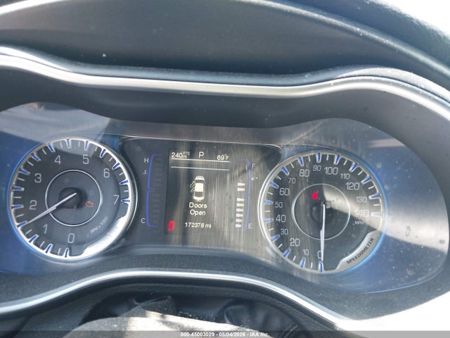 45003029 :رقم المزاد ، 1C3CCCABXFN576510 vin ، 2015 Chrysler 200 Limited مزاد بيع