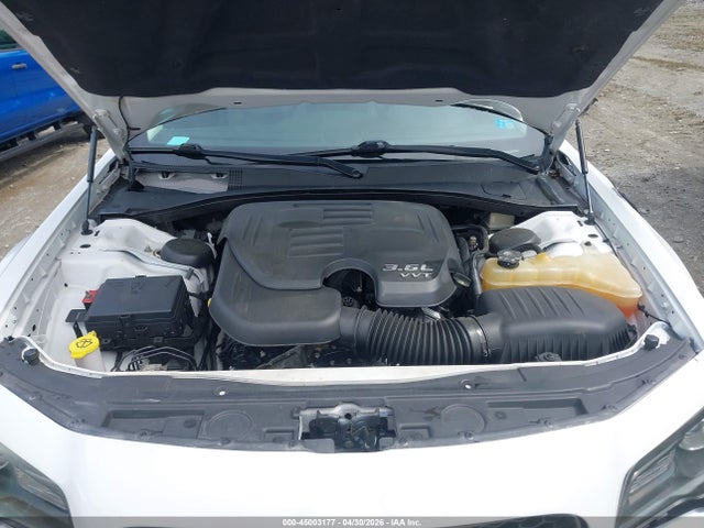 2016 Chrysler 300 Limited მანქანა იყიდება აუქციონზე, vin: 2C3CCAAG1GH207934, აუქციონის ნომერი: 45003177