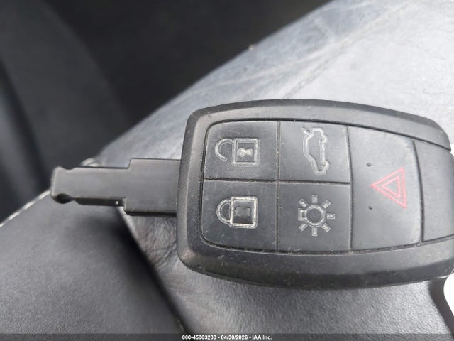 45003203 :رقم المزاد ، YV1672MK8C2269489 vin ، 2012 Volvo C30 T5 Premier Plus مزاد بيع