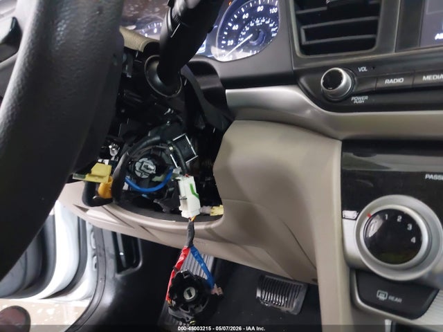 Продажа на аукционе авто 2019 Hyundai Elantra Sel, vin: 5NPD84LF1KH423614, номер лота: 45003215