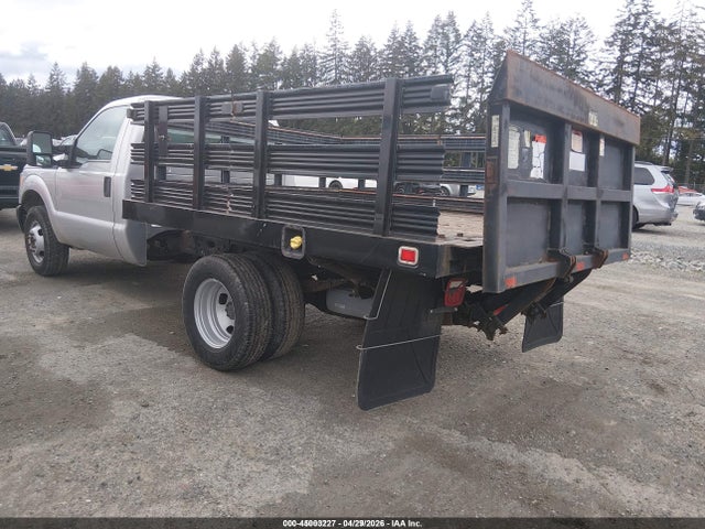Ford F-350 Chassis Xl 2015 1FDRF3G63FED45483 Image 3