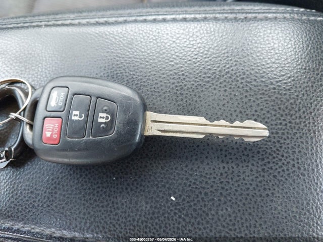 Продаж на аукціоні авто 2016 Toyota Corolla S Plus, vin: 5YFBURHE6GP526876, номер лоту: 45003257