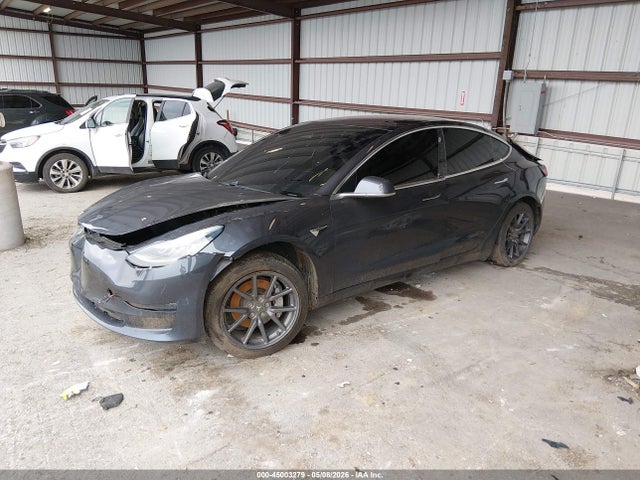 Tesla Model 3 Long Range/mid Range 2018 5YJ3E1EA1JF032786 Image 2