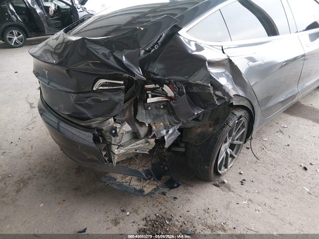 Tesla Model 3 Long Range/mid Range 2018 5YJ3E1EA1JF032786 Image 6