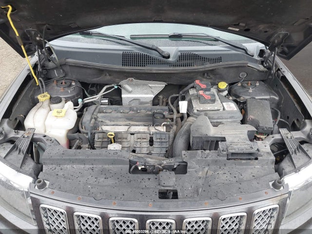 2016 Jeep Compass Latitude მანქანა იყიდება აუქციონზე, vin: 1C4NJCEA9GD744303, აუქციონის ნომერი: 45003296