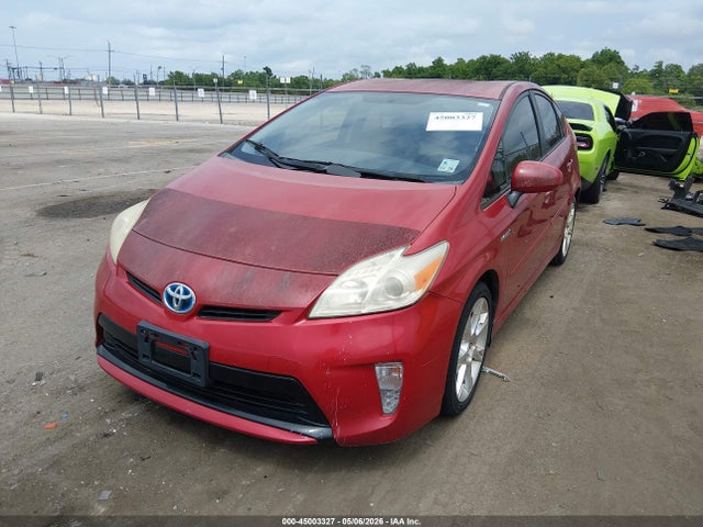 Toyota Prius Three 2014 JTDKN3DU0E1759497 Image 2