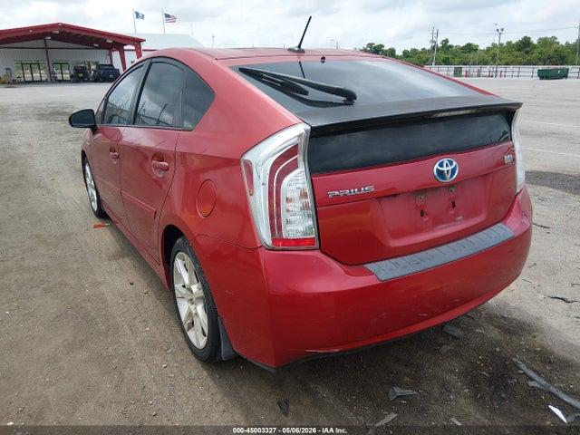 Toyota Prius Three 2014 JTDKN3DU0E1759497 Image 3