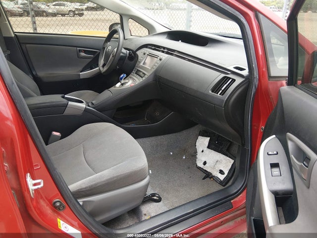 Toyota Prius Three 2014 JTDKN3DU0E1759497 Image 5