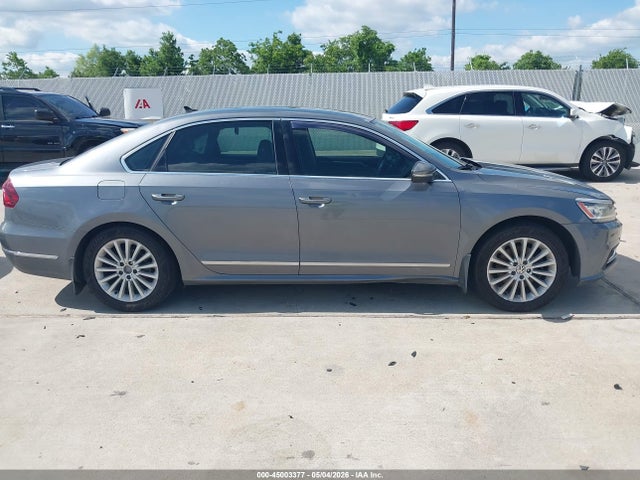1VWBT7A39HC062599 Volkswagen Passat 1.8t Se