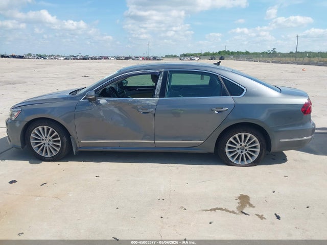 1VWBT7A39HC062599 Volkswagen Passat 1.8t Se