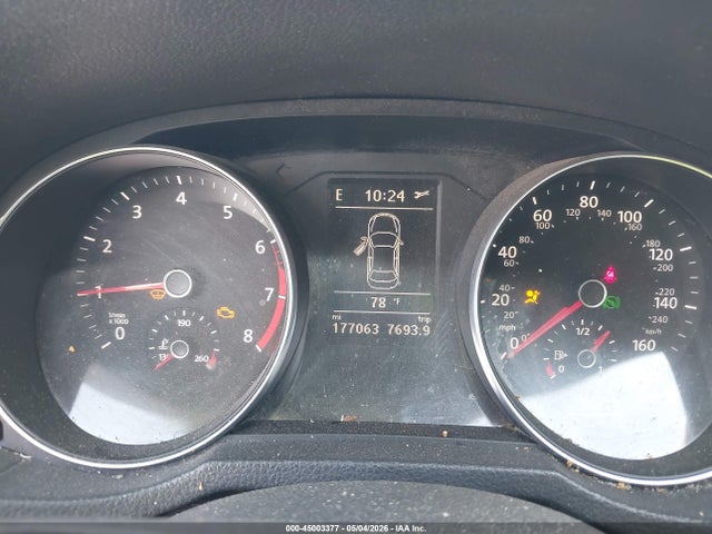 1VWBT7A39HC062599 Volkswagen Passat 1.8t Se